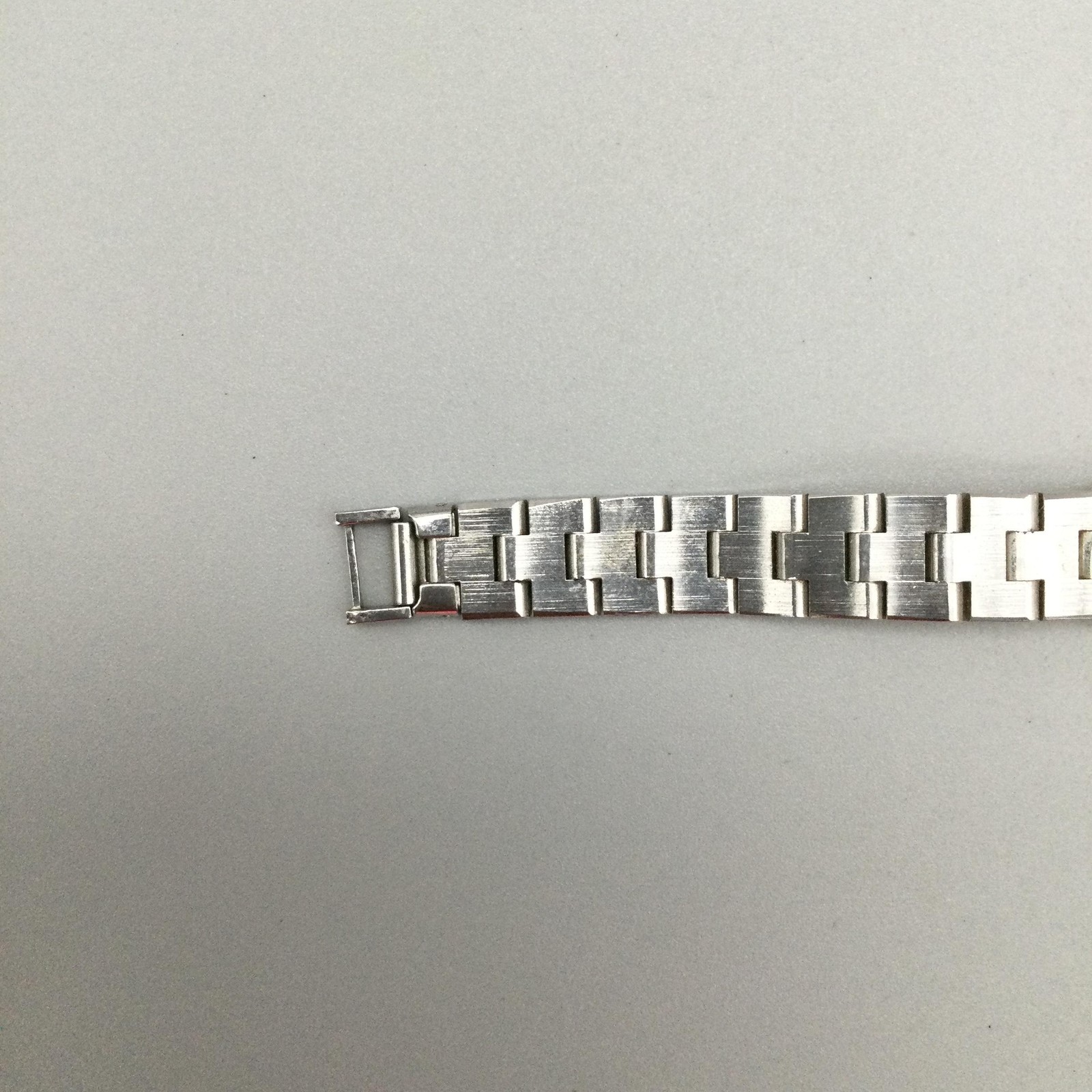 Vintage Le Marque Womens Watch 11mm Silver Tone Manual Wind Swiss 6.5″