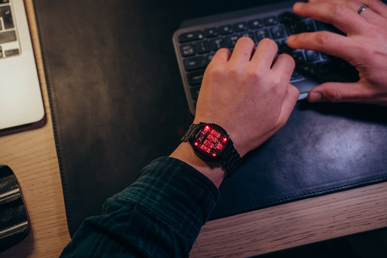 Retro LED Watch TimeRed (Splash Resistant, sapphire,metal ) Futuristic nixoid
